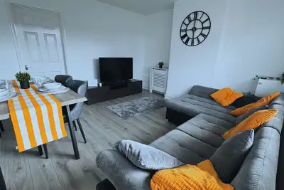 Image de Home in Northampton 3 bed entire space with private drive parking