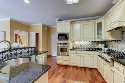 Image de Casa De Lago - Spanish inspired lakeside retreat w/private pool - 5bd/3. 5