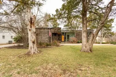 Image de Mockingbird House-walk to The Mont and Ou