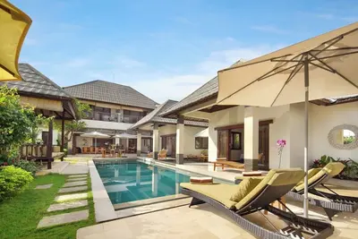 Huge 9br/10bathr Villa/Best Location/ 5min Beach