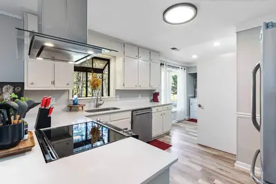 Image de The Dawg House Pet-Friendly 4Br 2 Bath Near Uga & Ga Club