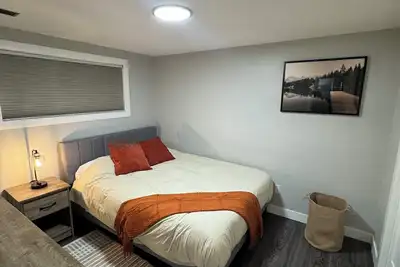 Image de The Paddle On Inn! A canoe-themed basement suite with all the modern finishes!