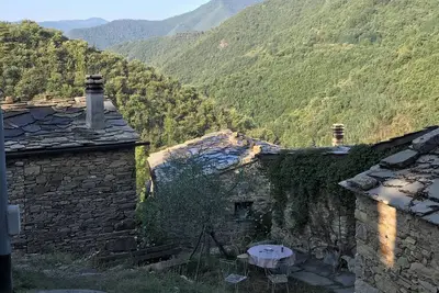 Image de Lovely rustic and cosy 2-bedroom cabin in Carpasio