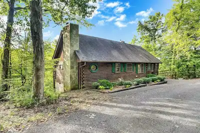 Image de Moonshine Mountain – Cozy Cabin Across from Soaky Mountain Water Park