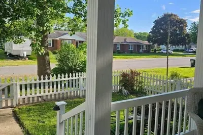 Image de Carlyle lake home!