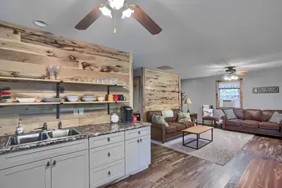 Image de 15% off Spring Special | Firepit | WiFi | Cook Forest | Pet Friendly