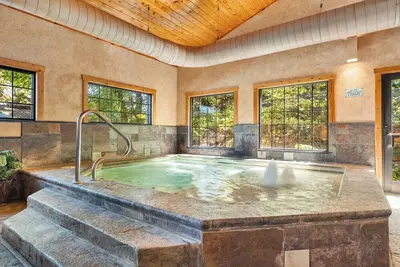 Image de 2br Village At Indian Point 502 near Sdc-Free Tickets Daily up to $500
