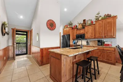 Image de 2br Village At Indian Point 1711 near Sdc Free Tickets Daily up to $500