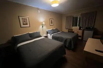 Image de Room 7 – Double Full – Sleeps 4 – Midwest Motel