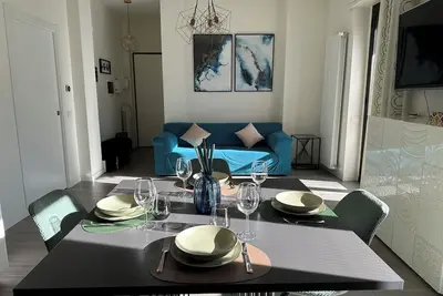 Suite D'Home (with private parking included! )