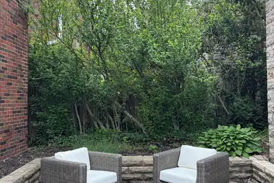 Charming Pittsburgh Getaway - Private Home - 2 Beds