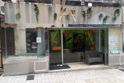 Image de Auberge proche des commerces, fast food, bars, bus. Idéal pour les familles