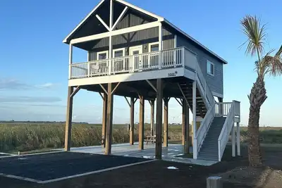 Image de Moonlight Beach Getaway; Walk to Ocean, Relax with River Views