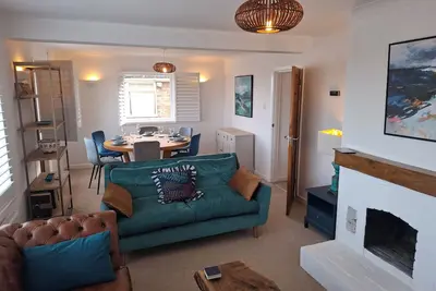 Image de 4 Bed House- Saltdean, Brighton. Stunning views over South Downs and sea