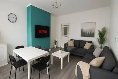 Image de Coastal Haven - Steps From Beach