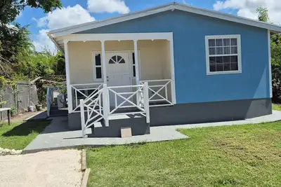 Image de Tropical cottage with Ac, close to beach and city in St Michael - 2 bedrooms