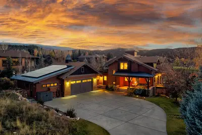 Image de Eagle's Landing, a luxury 5br Home in Eagle Ranch-Perfect for Groups & Families!