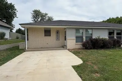 Image de Charming 2-bedroom house in terrific Manhattan. Walkable to Ksu football.