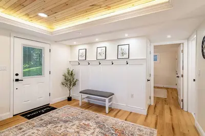 Image de The Forest Escape: a newly renovated basement apartment nestled in the woods
