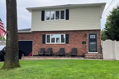 Image de Ryder Cup Rental, 1. 4 miles away. \n3-bedroom apartment with parking