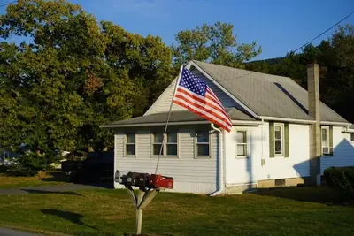 Image de 3-bedroom house in amazing Mill Hall close to Penn State and Fishing