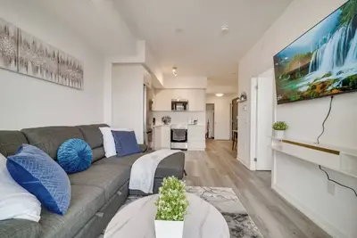 Image de Modern/Stylish Condo | Downtown Kitchener/Waterloo
