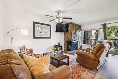 Image de Mountain Meadows 203: Updated, cozy condo with easy access to Frisco and Lake Dillon!