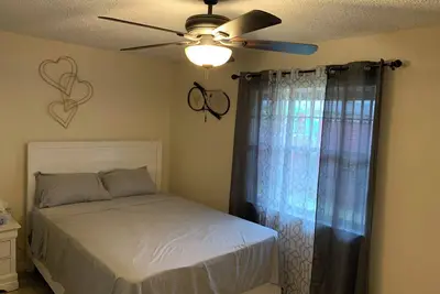 Image de Cheerful 2-bedroom residential home