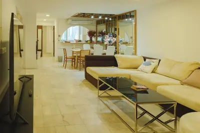 Image de Large unit for 8 people, in the city center of Silom, suitable for large groups