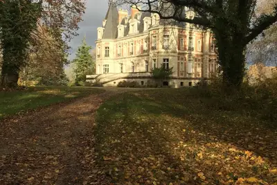Image de Beautiful 19th Century Chateau in Loire Valley on 106 acres of stunning grounds