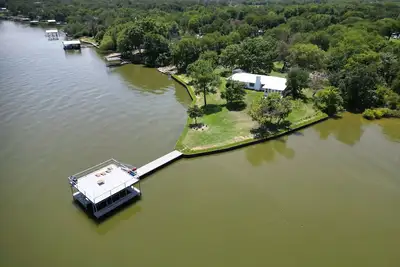 Image de Cedar Creek lakefront, open water views