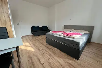 Image de Stylish private room in shared Apt. Near St. Marx