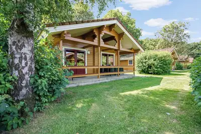 Image de Comfort+ 6-person bungalow with veranda, dishwasher, washing machine and central location at holiday park ’t Hooge Holt near Gramsbergen.