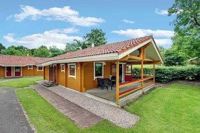 Image de Cozy 4-person bungalow with dishwasher, washing machine and veranda at park ’t Hooge Holt, near Gramsbergen and the Vechtdal nature area.