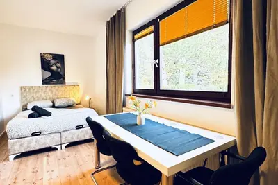 Image de Cozy Central 8br Apt w/Garden & Terrace, Up to 24p