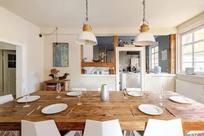 Image de Style house| 370m² |1-8 adults + 2 kids | central | P