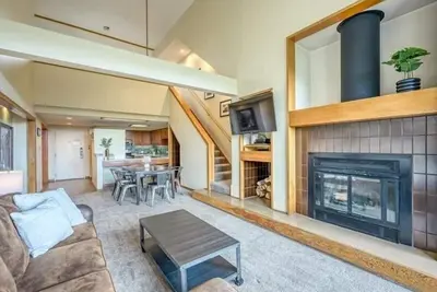 Image de New! 1-Bedroom plus Loft at The Pines with Forest Views, No Cleaning Fees, Kids Ski Free