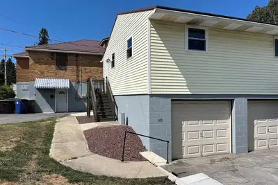 Image de Newly remodeled spacious studio apartment in Johnstown, Richland Township, Pa.