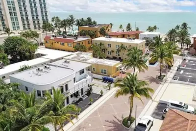 Image de My Beach Club - Your Retreat by the Beach! #2\nEnjoy the beach just steps away!