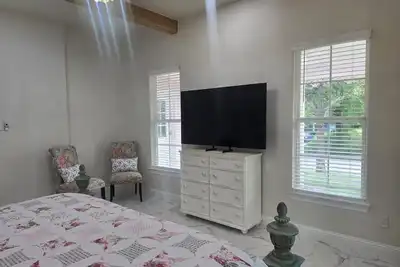 Image de Luxury Downtown Vintage Home w/Balcony, Cozy Attic, One block away from Main St.