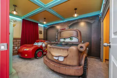 Image de Solara - Neuf Chambres Villa, Couchages 21