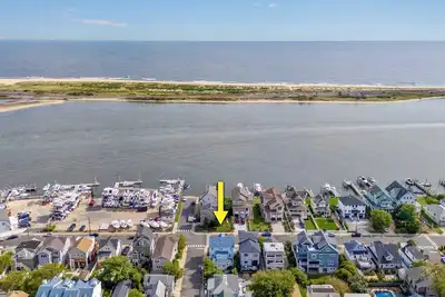 Image de Coastal Charmer 2 bedroom duplex in Highlands, Nj, Waterfront