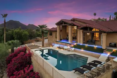 Image de Ultra Luxury Mansion on Mountain! Unbeatable Sunset Views Overlooking Phoenix!
