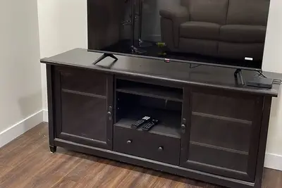 Image de Two Bedroom House (Basement suite) with private entrance.