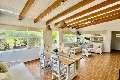 Image de \"Villa Delta\" 10000m, swimming pool, barbecue and lagoon