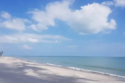 Image de Beachfront Paradise! Apartment in Royal Palm with Ocean Views