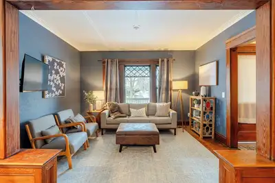 Image de 5 Minutes to Su, Renovated, Sleeps 6, in popular Westcott, steps to restaurants