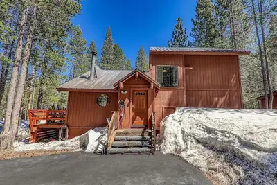 Image de Hot Tub Home in Tahoe Donner – Truckee