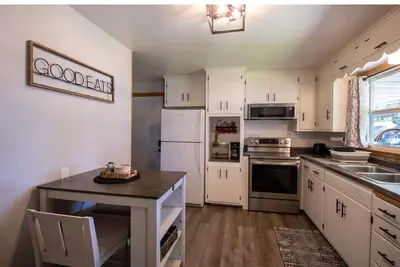 Image de Little Nest //  2 mi to Mayo Clinic, 2 bed w/Lg Yard, Pet Friendly, One level home