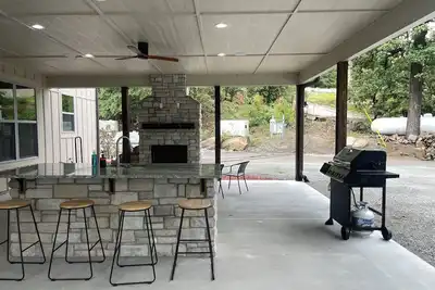 Image de Lakefront Home with private boat slip